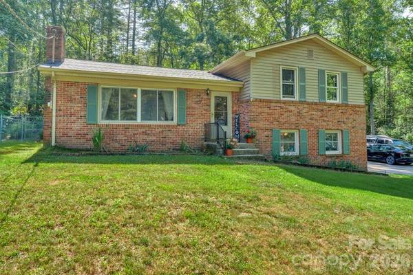 1199 Deer Park Lake RD, Spruce Pine, NC 28777