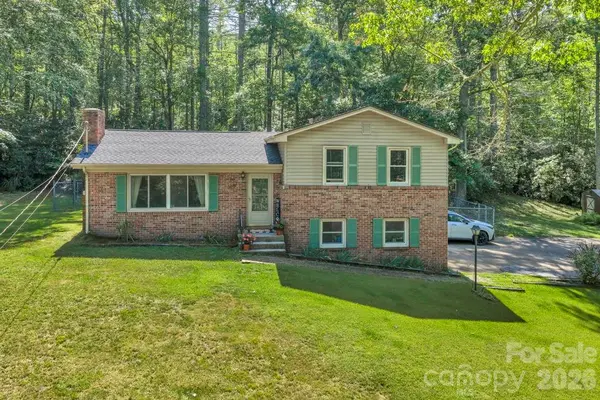 1199 Deer Park Lake RD, Spruce Pine, NC 28777