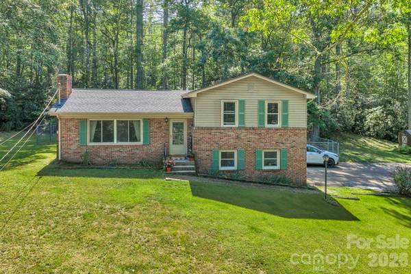 1199 Deer Park Lake RD, Spruce Pine, NC 28777