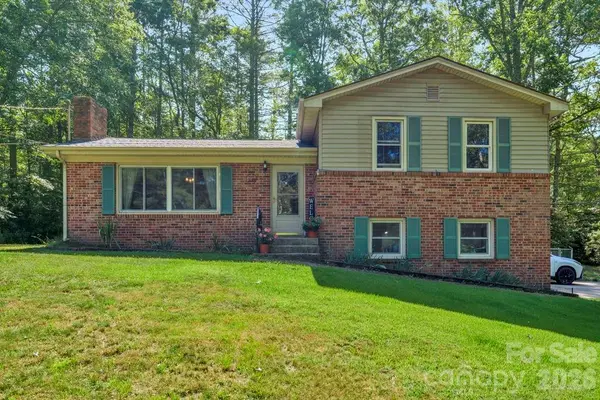 1199 Deer Park Lake RD, Spruce Pine, NC 28777