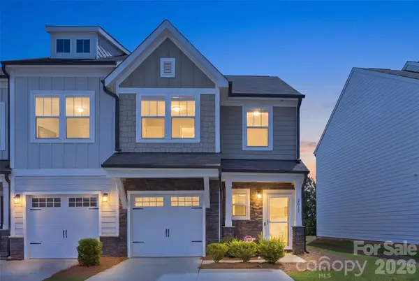 2037 Crooked Oak LN, York, SC 29745