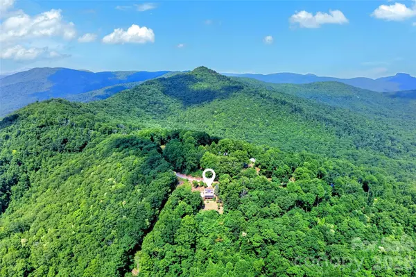 1347 Wipprecht DR, Spruce Pine, NC 28777
