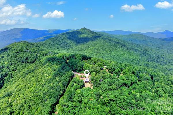 1347 Wipprecht DR, Spruce Pine, NC 28777