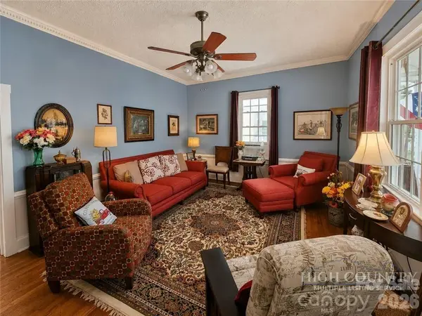 9216 Nc Highway 194 HWY N, Lansing, NC 28643