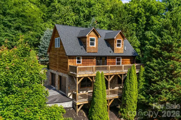 88 Mayflower CT, Waynesville, NC 28785