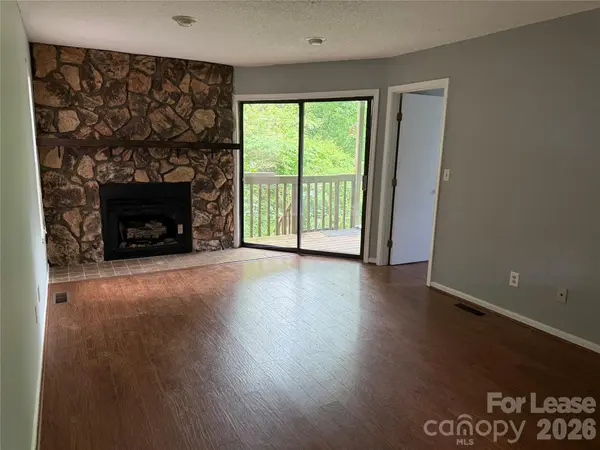 1420 11th Street DR NW, Hickory, NC 28601