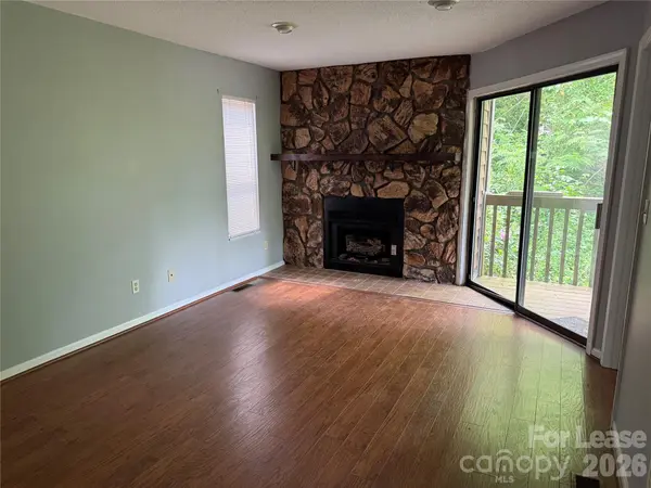 1420 11th Street DR NW, Hickory, NC 28601