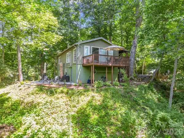 20 Kimberly RD, Black Mountain, NC 28711