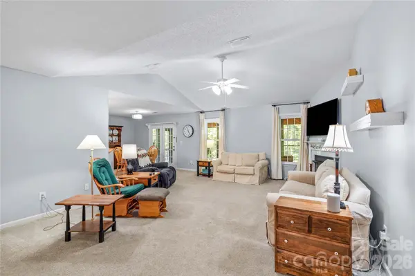 104 Parkers Grove LN, Statesville, NC 28677