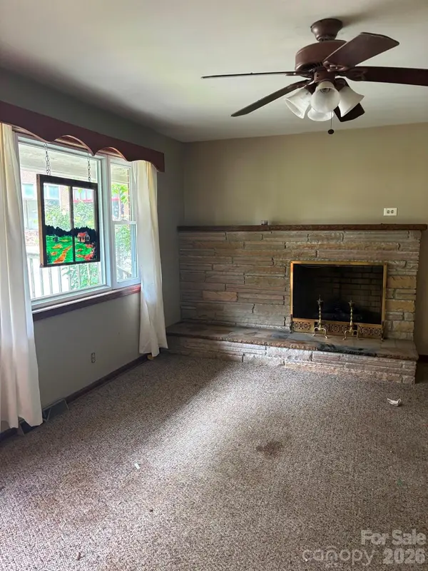 637 Toe Cane RD, Bakersville, NC 28705