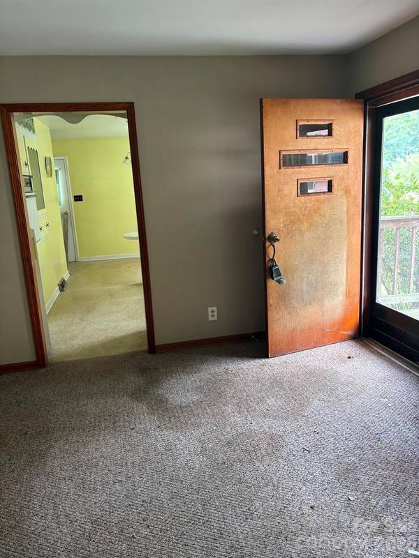 637 Toe Cane RD, Bakersville, NC 28705