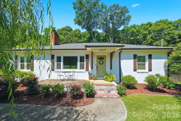 6409 Woodland CIR, Charlotte, NC 28216