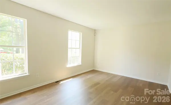 2000 Teresa Jill DR, Charlotte, NC 28213