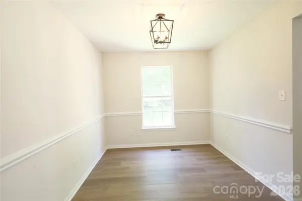 2000 Teresa Jill DR, Charlotte, NC 28213