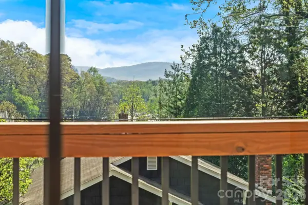 154 Laurel LOOP, Asheville, NC 28806