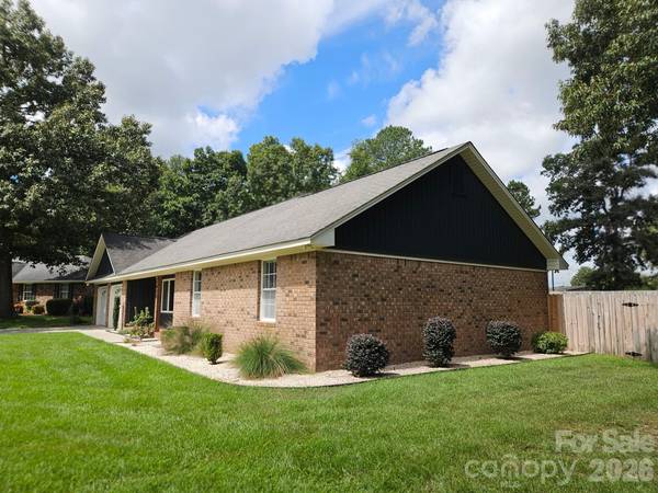 1035 Waterway DR, Sumter, SC 29154