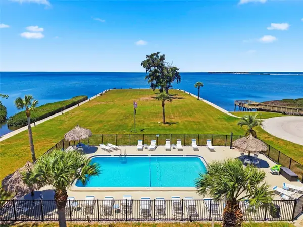 36 WINDRUSH BAY DR #36, Tarpon Springs, FL 34689