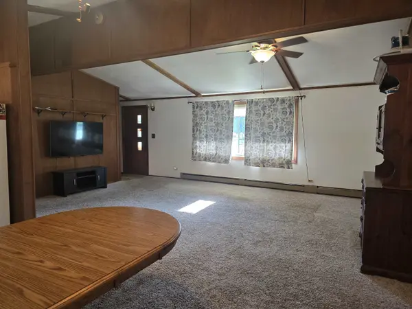 319 Rogers RD, Carthage, IL 62321
