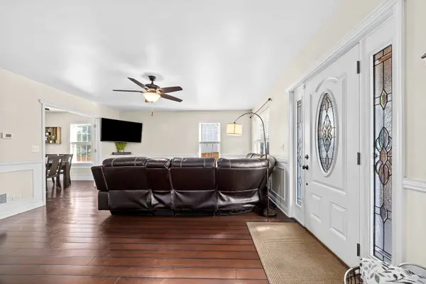 4339 Linscott AVE, Downers Grove, IL 60515