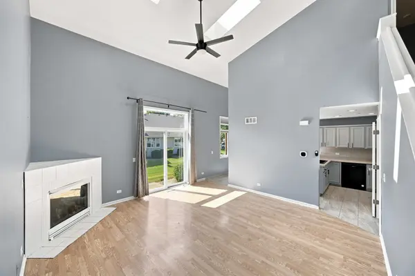 816 Katherine LN, Hampshire, IL 60140