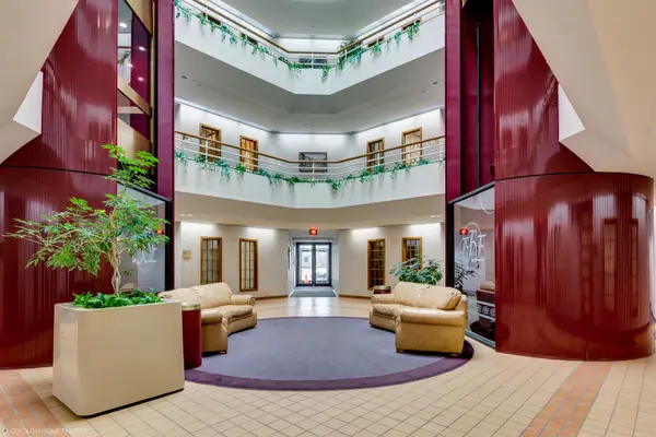 340 W Butterfield RD #4D, Elmhurst, IL 60126