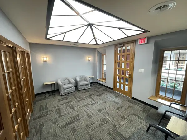 340 W Butterfield RD #4D, Elmhurst, IL 60126