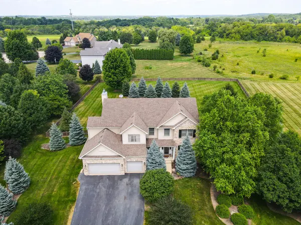 3822 Magnolia DR, Spring Grove, IL 60081