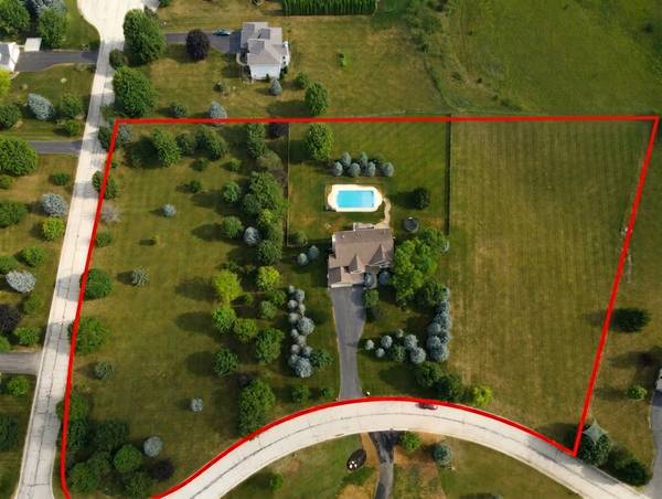 3822 Magnolia DR, Spring Grove, IL 60081
