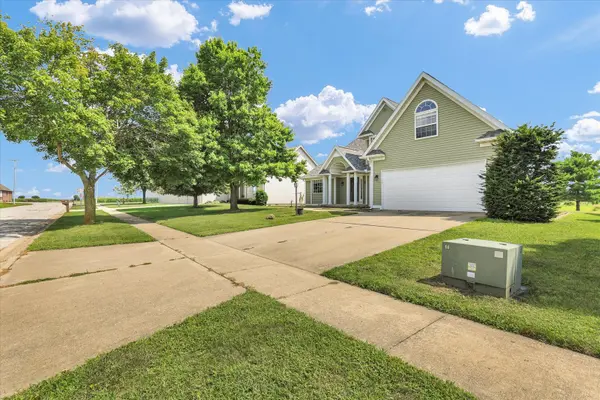 905 PHEASANT RUN RD, Tuscola, IL 61953