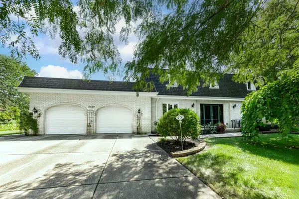21W325 Sunnyside DR, Itasca, IL 60143