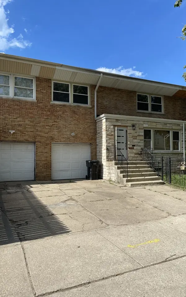 2646 E 77th ST, Chicago, IL 60649