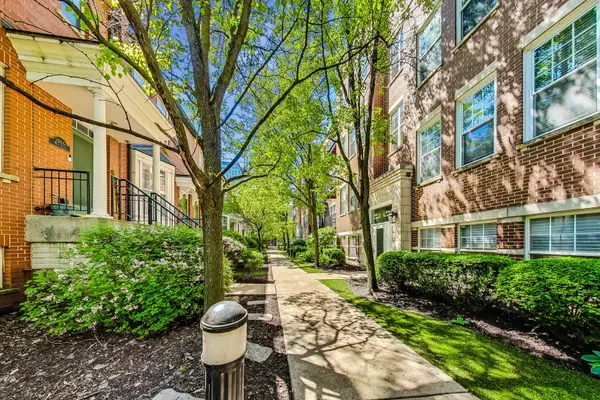 301 W GOETHE ST #304C, Chicago, IL 60610