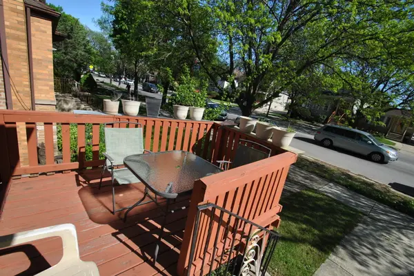 4916 W Montrose AVE, Chicago, IL 60641