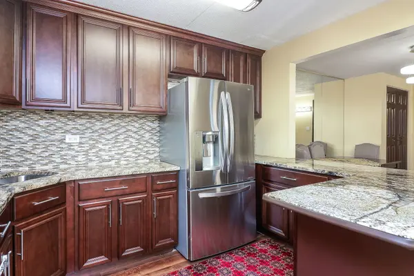 475 N Cass AVE #202, Westmont, IL 60559
