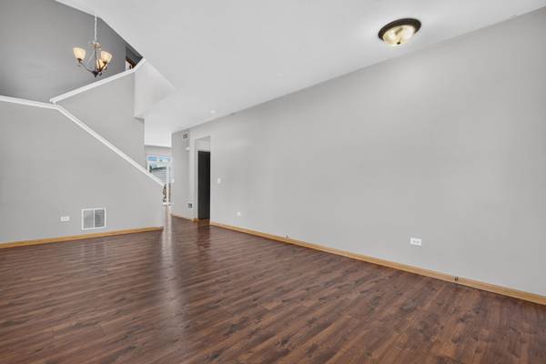 1313 Burns LN, Minooka, IL 60447