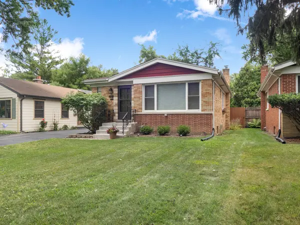 727 Harms RD, Glenview, IL 60025