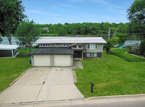 1627 Riverside AVE, St. Charles, IL 60174