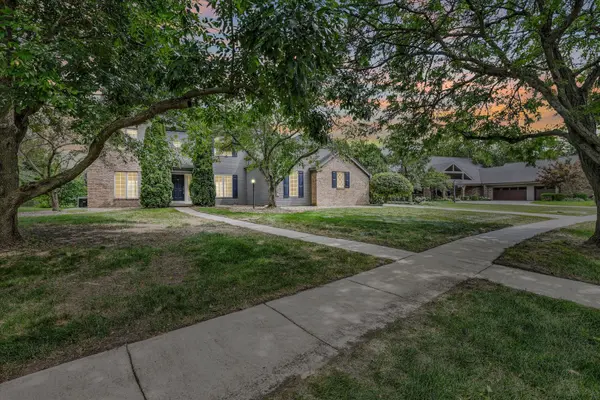 1704 Bentbrook DR, Champaign, IL 61822