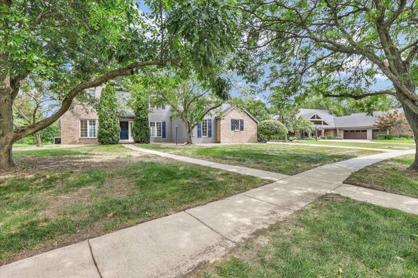 1704 Bentbrook DR, Champaign, IL 61822
