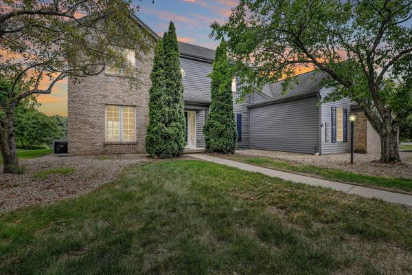 1704 Bentbrook DR, Champaign, IL 61822