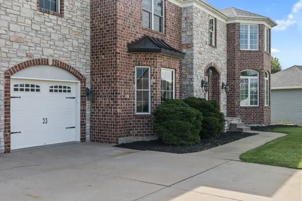 307 S TOMBERGS DR, Eldridge, IA 52748