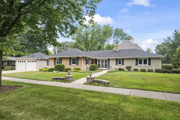 518 S See Gwun AVE, Mount Prospect, IL 60056