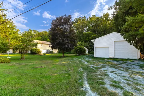 6655 Crow Creek RD, Bettendorf, IA 52722