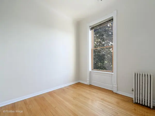 230 W Saint Paul AVE, Chicago, IL 60614