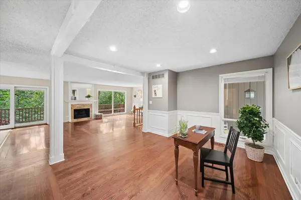 6638 Timbertrails RD, Lisle, IL 60532