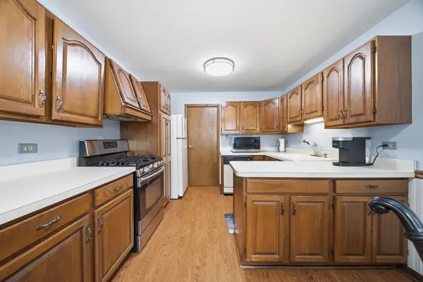 8852 Central AVE, Oak Lawn, IL 60453