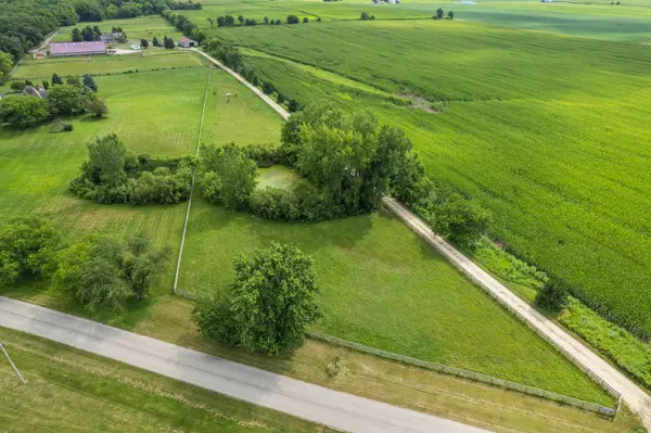 14N700 Factly RD, Sycamore, IL 60178