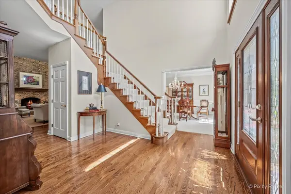 554 W Rosiland DR N, Palatine, IL 60074