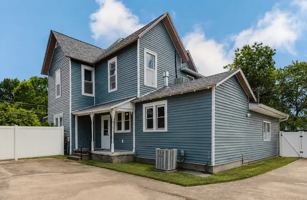 741 S Division ST, Carterville, IL 62918