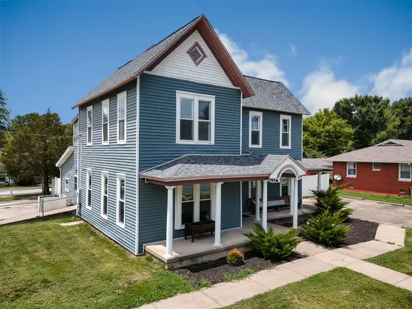 741 S Division ST, Carterville, IL 62918
